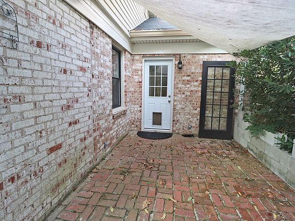 5th image of 3938 Wilmot Ave
