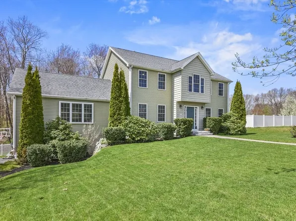 3 Diana Hill Dr, Millbury, MA 01527