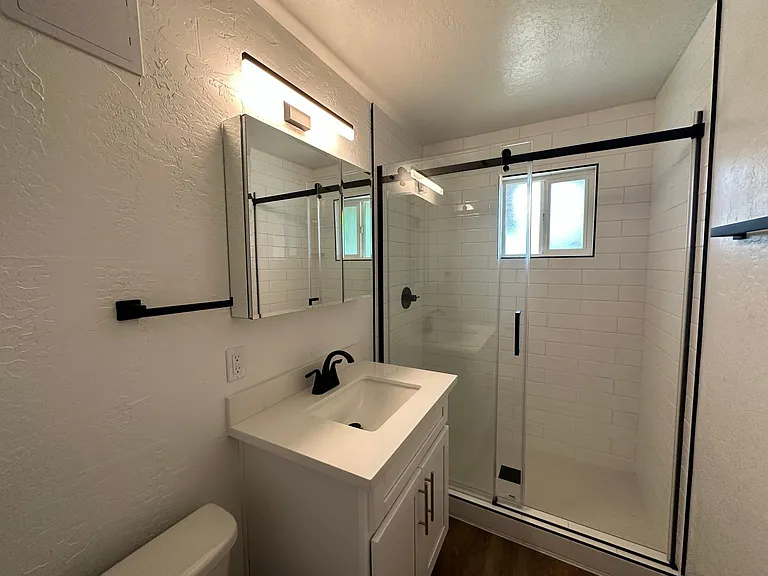 1515 E Oregon Ave #2 — Photo 2