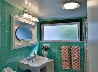 8511 Linden Ave N, Seattle, WA 98103