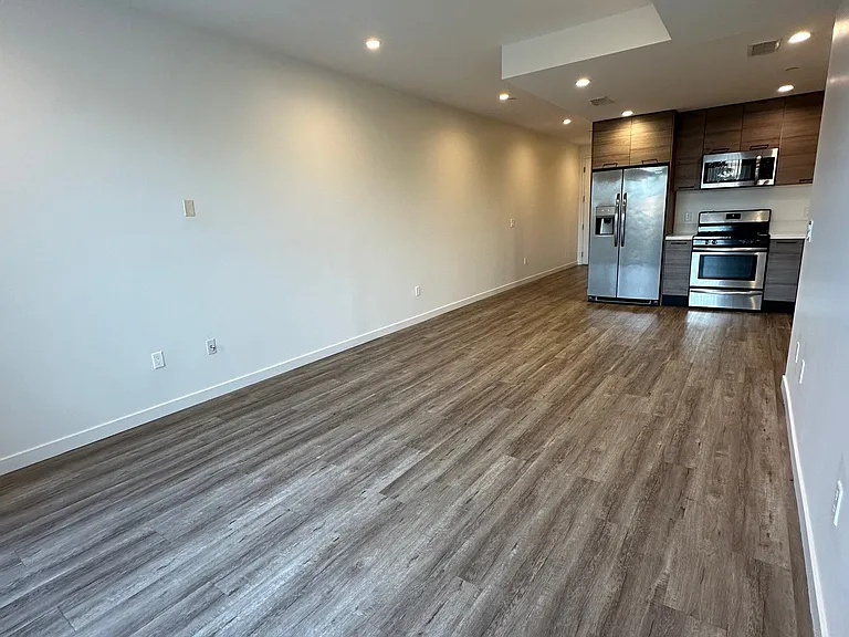 5327 Hermitage Ave — Photo 6