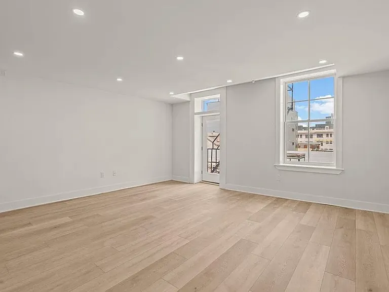 253 N 3rd St #32 — Photo 12