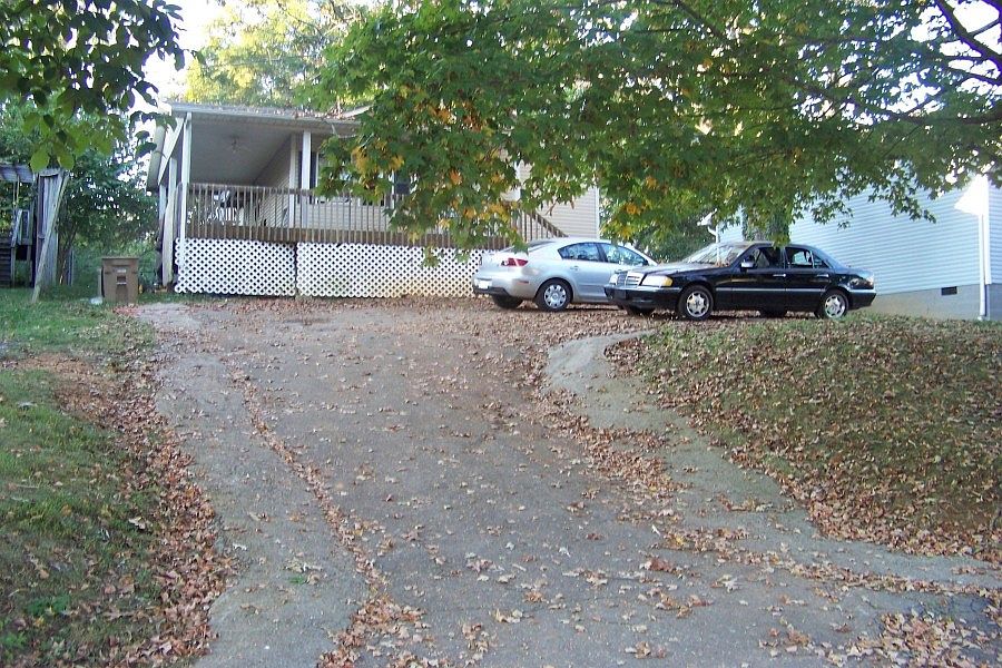 1st image of 2131 Bernhurst Dr