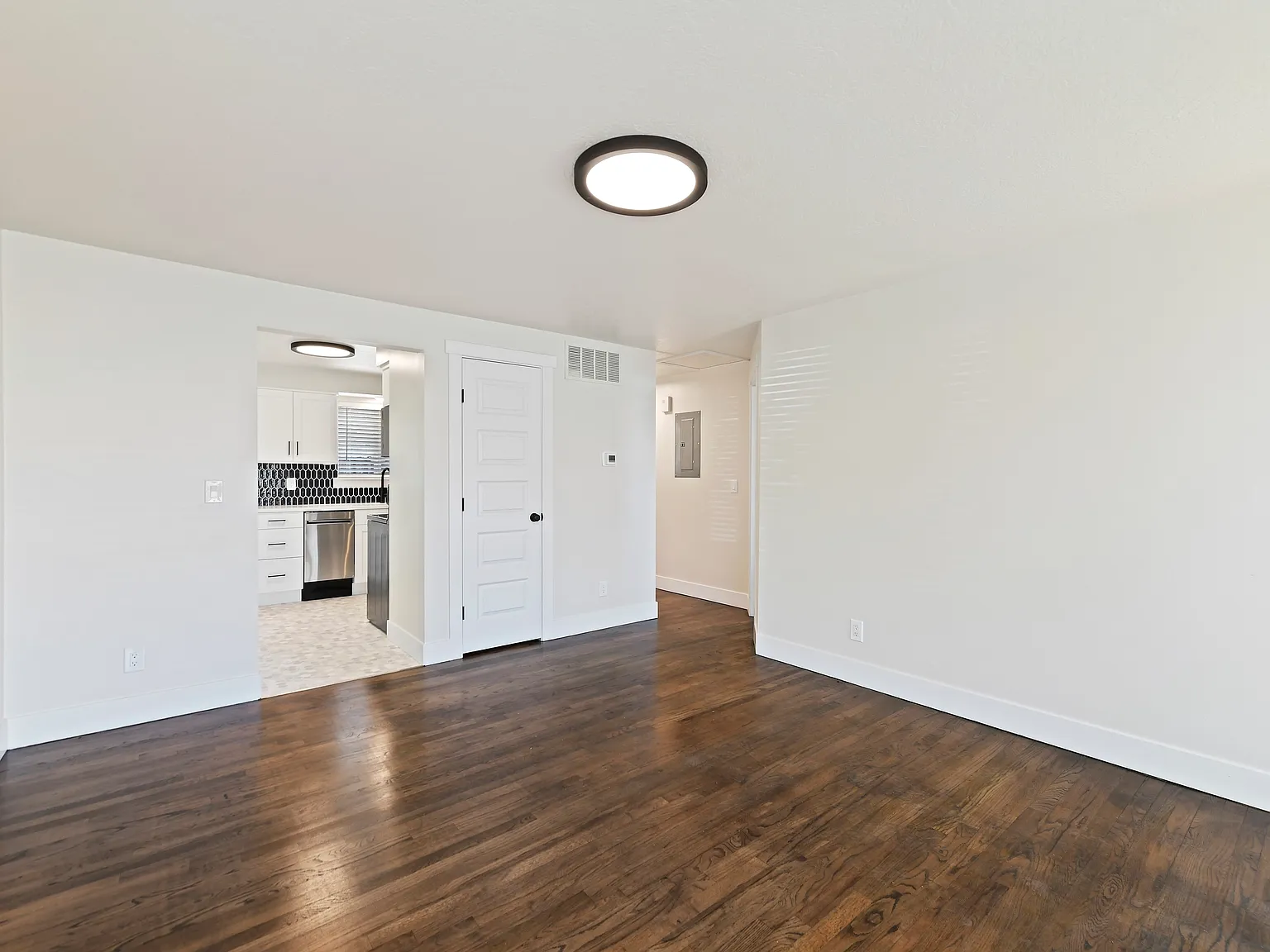 1 bed, 700 sqft, $1,495 — Photo 3