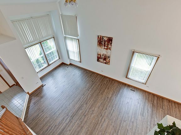 5th image of 220 Saratoga Ct