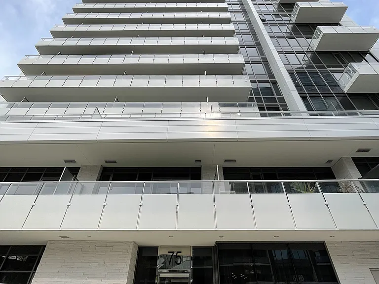 75 Canterbury Pl #1907 — Photo 1
