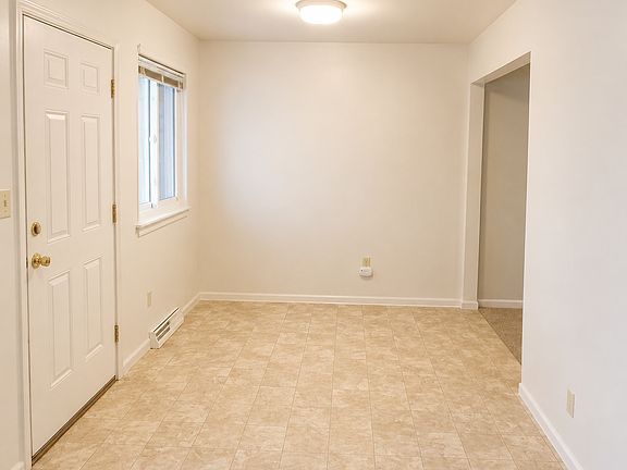 5th image of 932 Avenue B APT 3