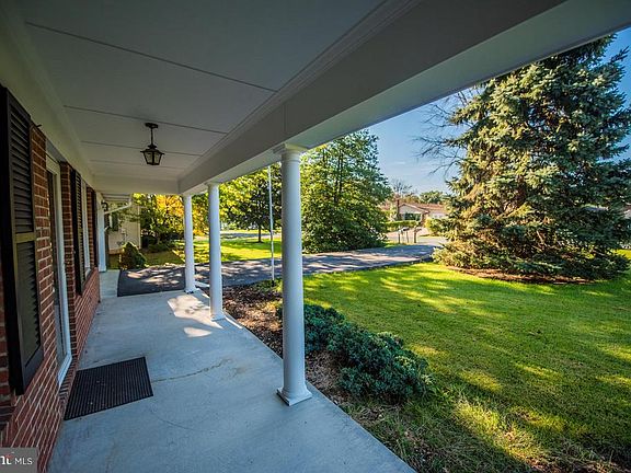 2nd image of 211 Bedford Pl