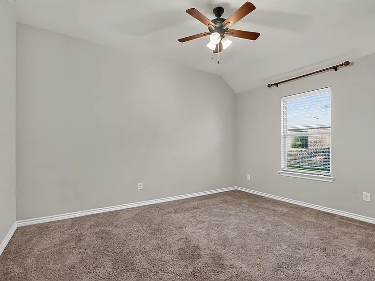 305 Acadia Ln — Photo 26