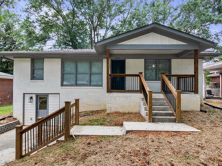 2557 Hightower Ct NW #A — Photo 2