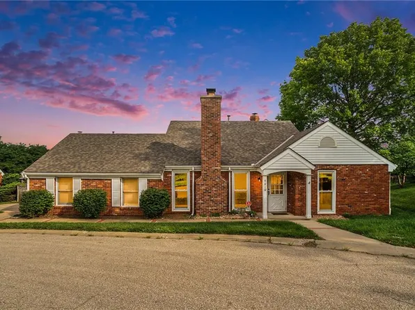 4010 Vintage Ct, Lawrence, KS 66047
