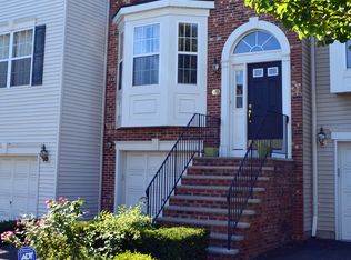 552 Coventry Dr, Nutley, NJ 07110