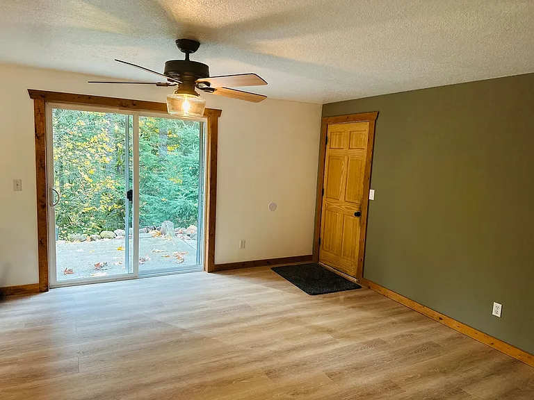 128 Bunting Dr — Photo 14