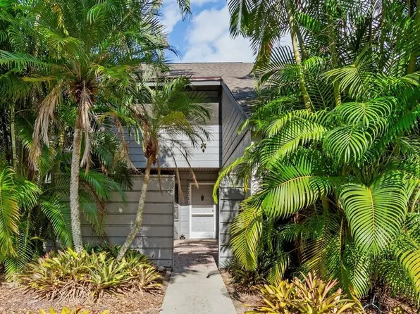 3237 Golden Eagle Ln, Sarasota, FL 34231