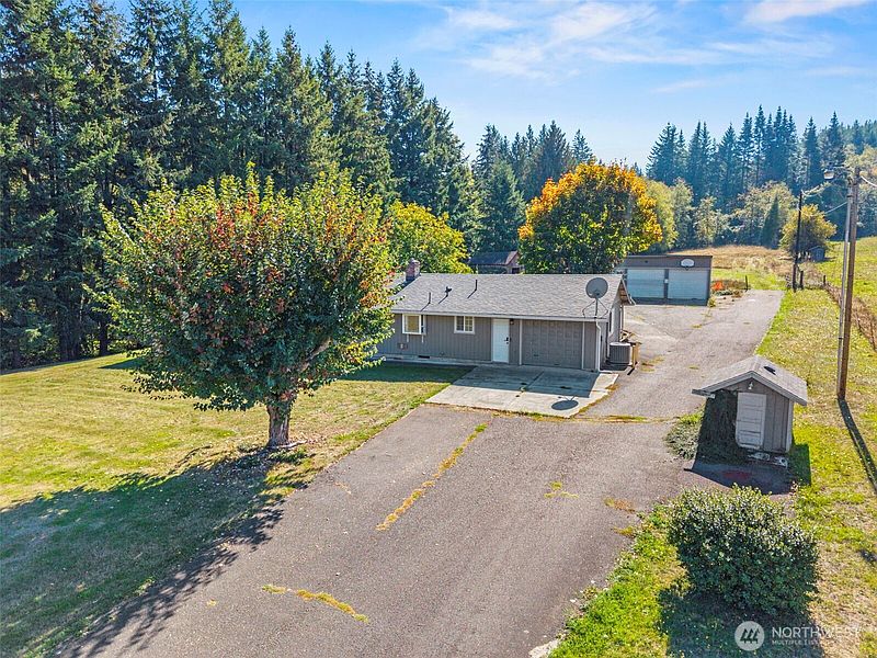 3rd image of 41905 NE Dobler Hill Road