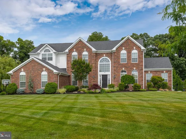 108 Springstone Ct, Mullica Hill, NJ 08062