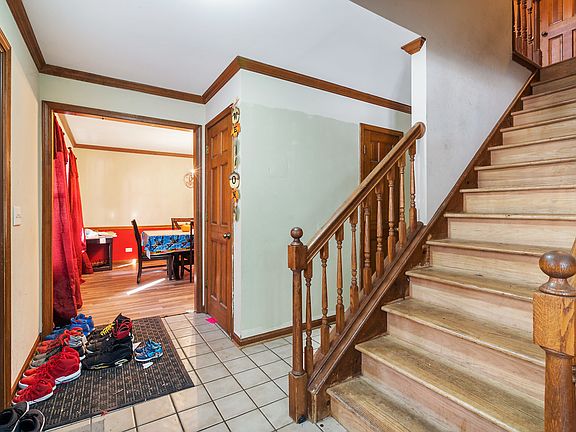 4th image of 80 Winter Hill Cir