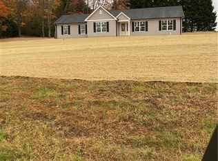 122 Fosstoral St, King, NC 27021