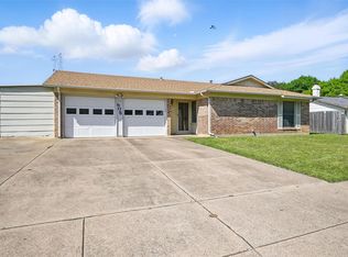 605 E Glendale St, Crowley, TX 76036