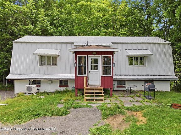 2nd image of 210 Church St