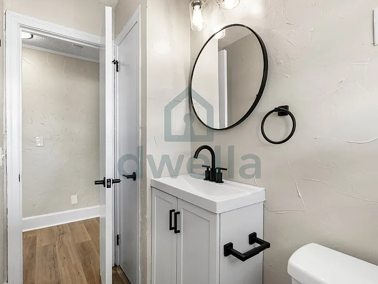 1611 Holland St — Photo 18