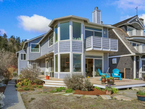 1882 Shore Ave, Freeland, WA 98249