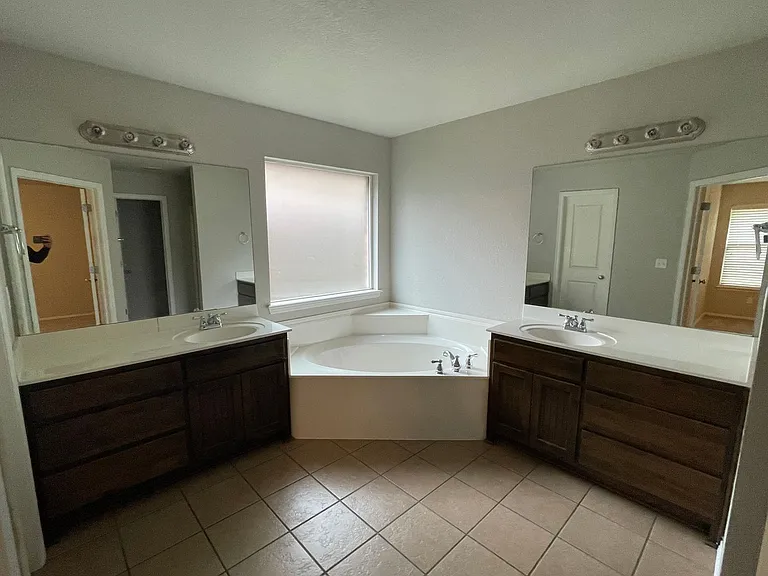 11725 S Vine St W — Photo 15