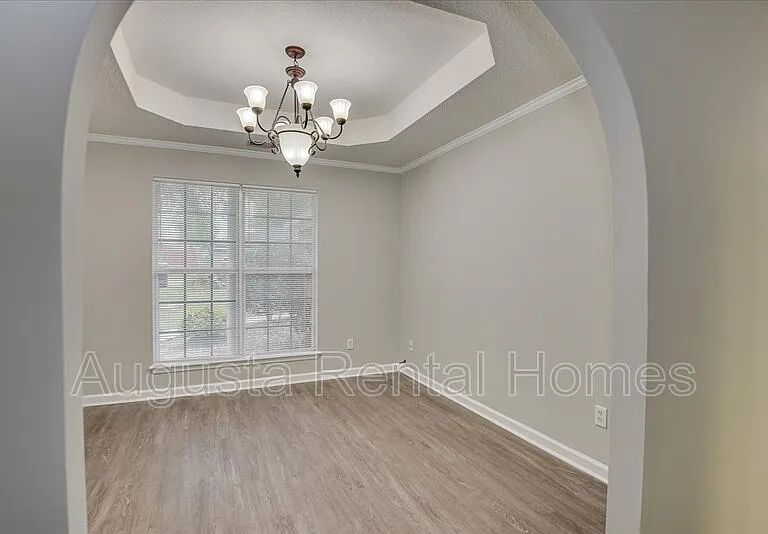 690 Monroe St — Photo 16