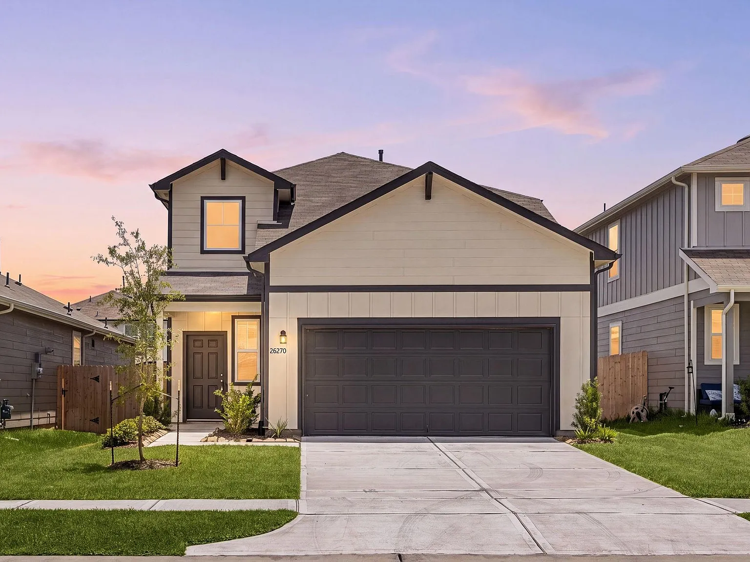 4 bed, 2.5 bath, 2218 sqft, $2,300 — Photo 1