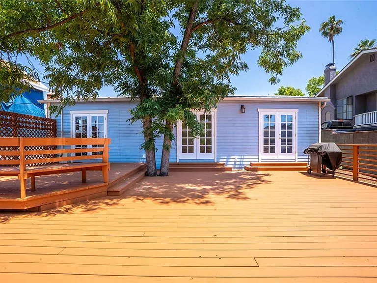 5049 Mount Royal Dr — Photo 19