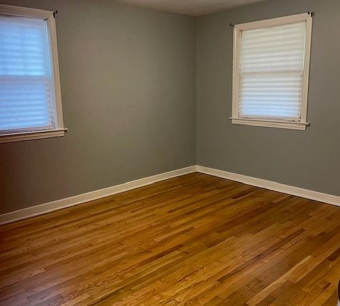 5th image of 14233 S Greenbay Ave