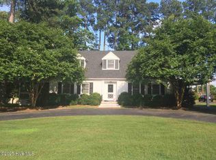 829 S 2nd St, Smithfield, NC 27577