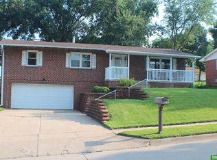 9823 Evans St, Omaha, NE 68134