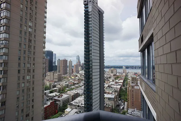 Rented by Citi Habitats | media 17