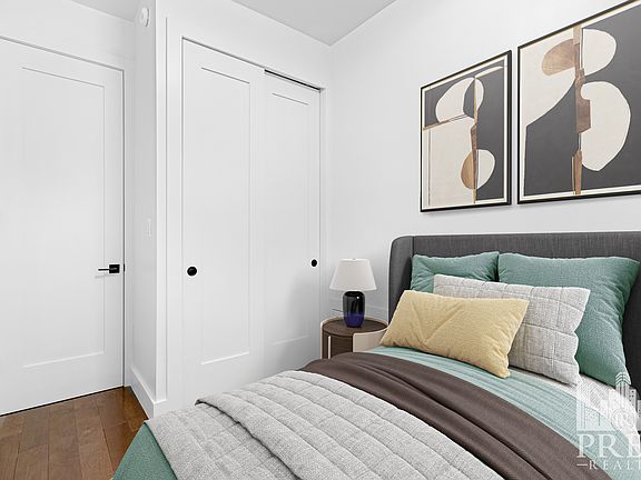 4th image of 306 E 71st St #1A