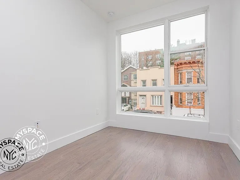 254 E 28th St #4A — Photo 4