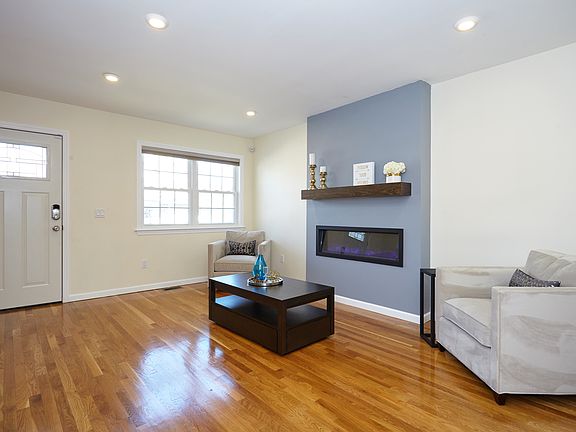 4th image of 604 Washington Ave