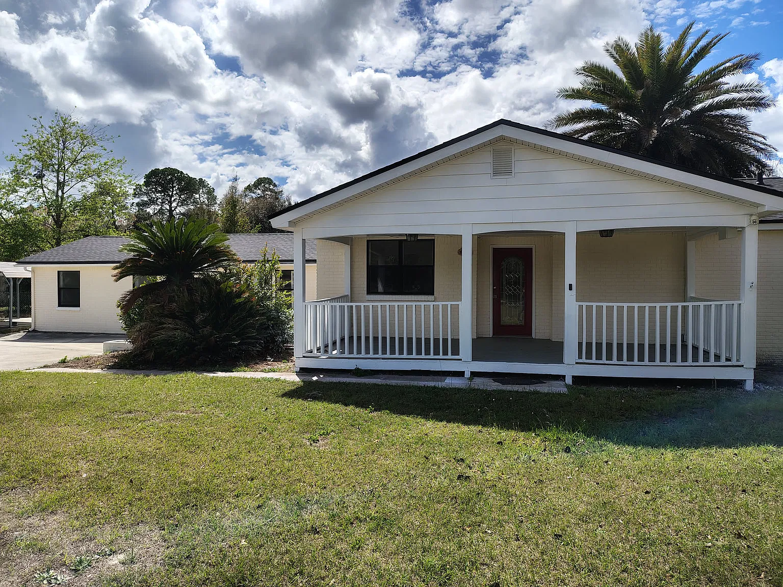 471 Logan Ave — Photo 3