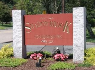 23 Shadowbrook Ln APT 18, Milford, MA 01757