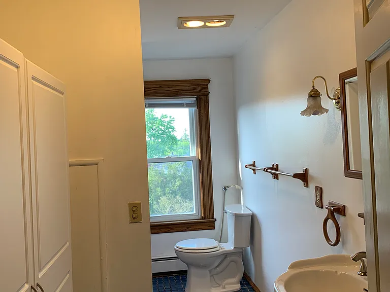 66 E Main St — Photo 12