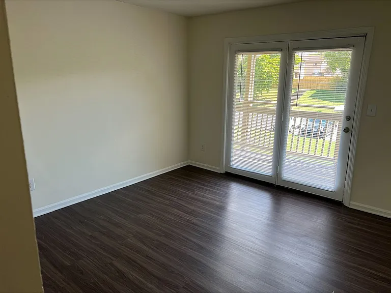 Creekstone Village — Photo 2