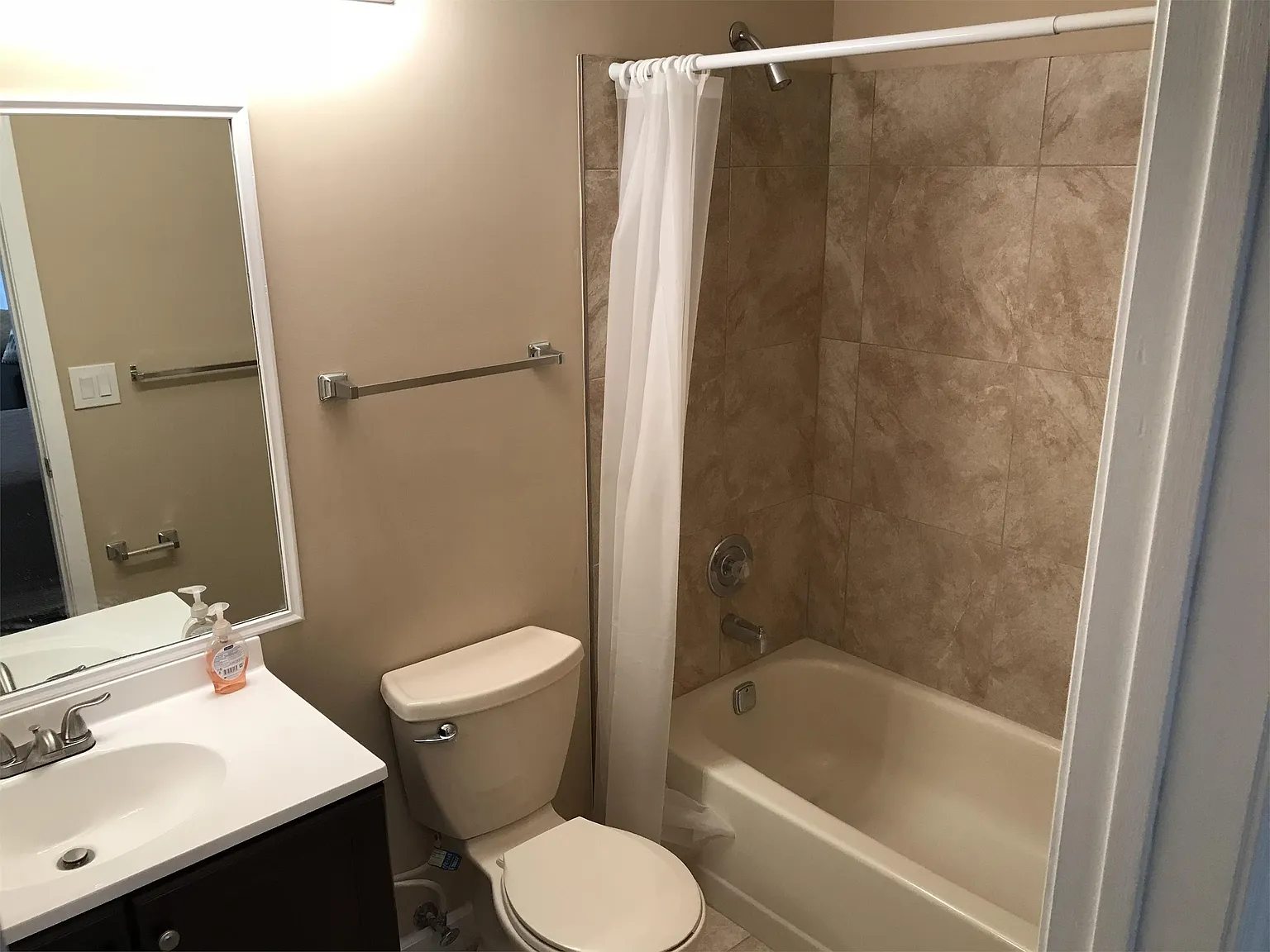 Society Hill - Triple - Standard Room — Photo 3