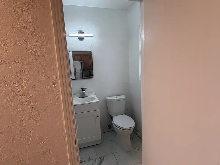 2308 9th St W #8 — Photo 7