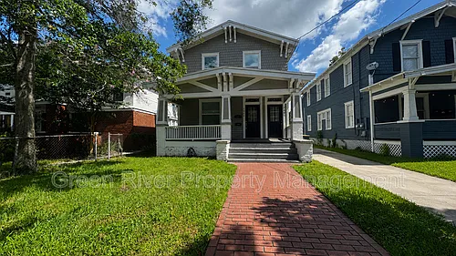 2805 College St Photo 1