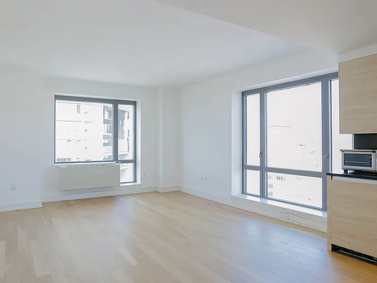 1280 5th Ave #15E — Photo 2