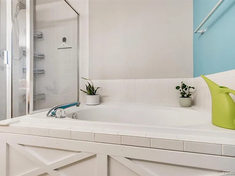 1118 Riddlewood Ln — Photo 25