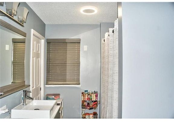 5th image of 7409 E 119th Ter