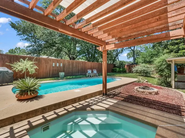 7717 Chasewood Dr, North Richland Hills, TX 76182