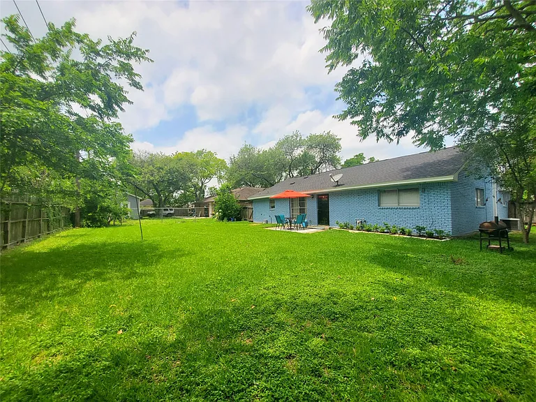8815 Bellaire Blvd — Photo 24