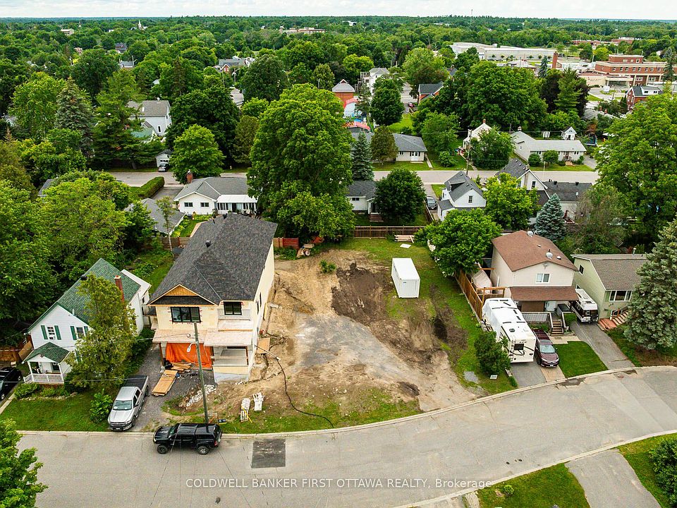 1st image of 165 King St